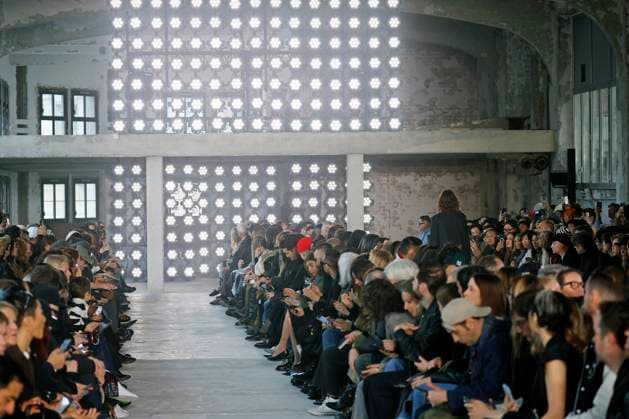 Sacai Ready to Wear Fall Winter 2025 - Paris, March 2025 Sacai Ready to Wear Fall Winter 2025 - Paris, March 2025, Credit:Zeppelin Avalon  Copyright: xZeppelinx xAvalonx 0974346547