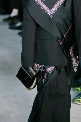 Sacai Ready to Wear Fall Winter 2025 - Paris, March 2025 Sacai Ready to Wear Fall Winter 2025 - Paris, March 2025, Credit:Zeppelin Avalon  Copyright: xZeppelinx xAvalonx 0974346553
