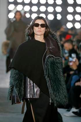 Sacai Ready to Wear Fall Winter 2025 - Paris, March 2025 Sacai Ready to Wear Fall Winter 2025 - Paris, March 2025, Credit:Zeppelin Avalon  Copyright: xZeppelinx xAvalonx 0974346617