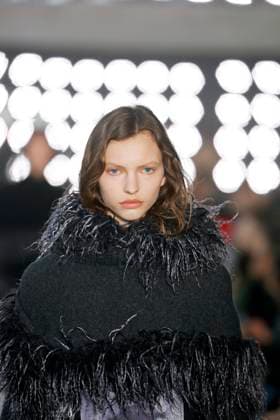 Sacai Ready to Wear Fall Winter 2025 - Paris, March 2025 Sacai Ready to Wear Fall Winter 2025 - Paris, March 2025, Credit:Zeppelin Avalon  Copyright: xZeppelinx xAvalonx 0974346679