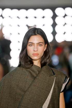 Sacai Ready to Wear Fall Winter 2025 - Paris, March 2025 Sacai Ready to Wear Fall Winter 2025 - Paris, March 2025, Credit:Zeppelin Avalon  Copyright: xZeppelinx xAvalonx 0974347041
