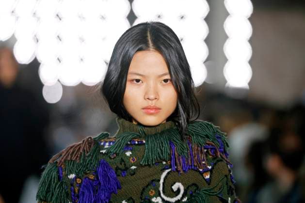 Sacai Ready to Wear Fall Winter 2025 - Paris, March 2025 Sacai Ready to Wear Fall Winter 2025 - Paris, March 2025, Credit:Zeppelin Avalon  Copyright: xZeppelinx xAvalonx 0974347134