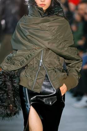 Sacai Ready to Wear Fall Winter 2025 - Paris, March 2025 Sacai Ready to Wear Fall Winter 2025 - Paris, March 2025, Credit:Zeppelin Avalon  Copyright: xZeppelinx xAvalonx 0974347265