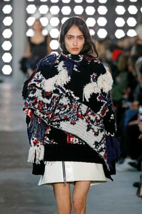 Sacai Ready to Wear Fall Winter 2025 - Paris, March 2025 Sacai Ready to Wear Fall Winter 2025 - Paris, March 2025, Credit:Zeppelin Avalon  Copyright: xZeppelinx xAvalonx 0974347307