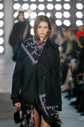 Sacai Ready to Wear Fall Winter 2025 - Paris, March 2025 Sacai Ready to Wear Fall Winter 2025 - Paris, March 2025, Credit:Zeppelin Avalon  Copyright: xZeppelinx xAvalonx 0974347430