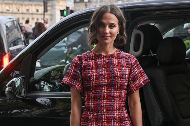 PFW Louis Vuitton Hotel Exits Alicia Vikander is seen exiting hotel before Louis Vuitton show during Paris Fashion Week in Paris, France on March 10, 2025. Photo by Julien Reynaud APS-Medias ABACAPRESS.COM Paris France  Copyright: xReynaudxJulien APS-Medias ABACAx