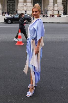 Arrivals at the Zimmermann Fashion Collection Ready to Wear Fall Winter 2025 2026 show during Paris Fashion Week PFW Guest aux arrivées au défilé Zimmermann Mode Collection Prêt à Porter Automne Hiver 2025 2026 lors de la Fashion Week de Paris PFW , à Paris, France, le 10 mùars 2025 Denis Guignebourg Bestimage Arrivals at the Zimmermann Fashion Collection Ready to Wear Fall Winter 2025 2026 show during Paris Fashion Week PFW , in Paris, France, on March 10, 2025 Paris France  Copyright: xYoannxOuahcenex xBestimagexYoannxOuahcenex xBestimagex