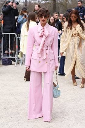 Arrivals at the Zimmermann Fashion Collection Ready to Wear Fall Winter 2025 2026 show during Paris Fashion Week PFW Guest aux arrivées au défilé Zimmermann Mode Collection Prêt à Porter Automne Hiver 2025 2026 lors de la Fashion Week de Paris PFW , à Paris, France, le 10 mùars 2025 Denis Guignebourg Bestimage Arrivals at the Zimmermann Fashion Collection Ready to Wear Fall Winter 2025 2026 show during Paris Fashion Week PFW , in Paris, France, on March 10, 2025 Paris France  Copyright: xYoannxOuahcenex xBestimagexYoannxOuahcenex xBestimagex