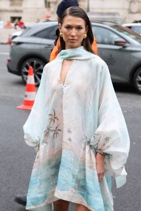 Arrivals at the Zimmermann Fashion Collection Ready to Wear Fall Winter 2025 2026 show during Paris Fashion Week PFW Guest aux arrivées au défilé Zimmermann Mode Collection Prêt à Porter Automne Hiver 2025 2026 lors de la Fashion Week de Paris PFW , à Paris, France, le 10 mùars 2025 Denis Guignebourg Bestimage Arrivals at the Zimmermann Fashion Collection Ready to Wear Fall Winter 2025 2026 show during Paris Fashion Week PFW , in Paris, France, on March 10, 2025 Paris France  Copyright: xYoannxOuahcenex xBestimagexYoannxOuahcenex xBestimagex