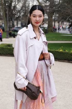 Arrivals at the Zimmermann Fashion Collection Ready to Wear Fall Winter 2025 2026 show during Paris Fashion Week PFW Guest aux arrivées au défilé Zimmermann Mode Collection Prêt à Porter Automne Hiver 2025 2026 lors de la Fashion Week de Paris PFW , à Paris, France, le 10 mùars 2025 Denis Guignebourg Bestimage Arrivals at the Zimmermann Fashion Collection Ready to Wear Fall Winter 2025 2026 show during Paris Fashion Week PFW , in Paris, France, on March 10, 2025 Paris France  Copyright: xYoannxOuahcenex xBestimagexYoannxOuahcenex xBestimagex