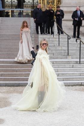 Arrivals at the Zimmermann Fashion Collection Ready to Wear Fall Winter 2025 2026 show during Paris Fashion Week PFW Carla Ginola and Violet Grace Atkinson at the arrivals at the Zimmermann Fashion Collection Ready to Wear Fall Winter 2025 2026 show during Paris Fashion Week PFW , in Paris, France, on March 10, 2025 Denis Guignebourg Bestimage Arrivals at the Zimmermann Fashion Collection Ready to Wear Fall Winter 2025 2026 show during Paris Fashion Week PFW , in Paris, France, on March 10, 2025 Paris France  Copyright: xYoannxOuahcenex xBestimagexYoannxOuahcenex xBestimagex