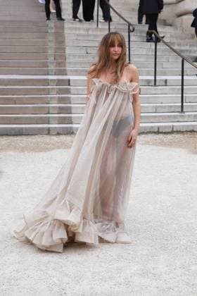 Arrivals at the Zimmermann Fashion Collection Ready to Wear Fall Winter 2025 2026 show during Paris Fashion Week PFW Carla Ginola aux arrivals au défilé Zimmermann Mode Collection Prêt à Porter Automne Hiver 2025 2026 lors de la Fashion Week de Paris PFW , à Paris, France, le 10 mùars 2025 Denis Guignebourg Bestimage Arrivals at the Zimmermann Fashion Collection Ready to Wear Fall Winter 2025 2026 show during Paris Fashion Week PFW , in Paris, France, on March 10, 2025 Paris France  Copyright: xYoannxOuahcenex xBestimagexYoannxOuahcenex xBestimagex