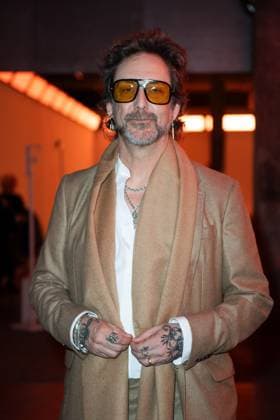 PFW Gabriela Hearst Front Row Chris Robinson attending the Gabriela Hearst Womenswear Fall Winter 2025-2026 show as part of Paris Fashion Week in Paris, France on March 10, 2025. Photo by Aurore Marechal ABACAPRESS.COM Paris France  Copyright: xMarechalxAurore ABACAx