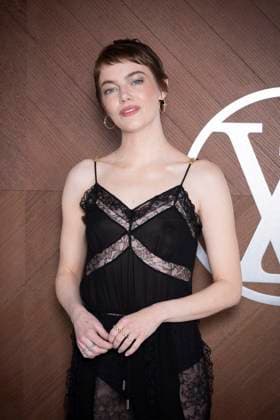 Paris Fashion Week, Gäste der Louis Vuitton Modenschau Celebrities at Vuitton Fashion Show Emma Stone Photo Call for Le Défilé Vuitton Collection Prêt à Porter Automne Hiver 2025 2026 during Paris Fashion Week PFW, on march 10th 2025 Olivier Borde Bestimage Celebrities at Vuitton Fashion Show Ready to Wear Collection Fall Winter 2025 2026 during Paris Fashion Week, on march 10th 2025 Olivier Borde Bestimage  Copyright: xOLIVIERxBORDEx xBESTIMAGExOLIVIERxBORDEx xBESTIMAGEx