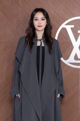 Paris Fashion Week, Gäste der Louis Vuitton Modenschau Celebrities at Vuitton Fashion Show Victoria Song Photo Call pour Le Défilé Vuitton Collection Prêt à Porter Automne Hiver 2025 2026 lors de la Fashion Week de Paris PFW , le 10 mars 2025 Olivier Borde Bestimage Celebrities at Vuitton Fashion Show Ready to Wear Collection Fall Winter 2025 2026 during Paris Fashion Week, on march 10th 2025 Olivier Borde Bestimage  Copyright: xOLIVIERxBORDEx xBESTIMAGExOLIVIERxBORDEx xBESTIMAGEx