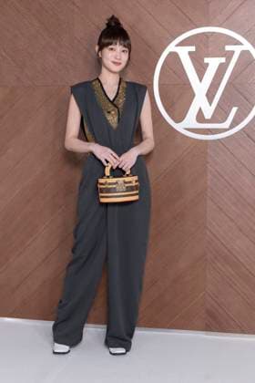 Paris Fashion Week, Gäste der Louis Vuitton Modenschau Celebrities at Vuitton Fashion Show Gingle Wang Photo Call for Le Défilé Vuitton Collection Prêt à Porter Automne Hiver 2025 2026 during Paris Fashion Week PFW, on march 10th 2025 Olivier Borde Bestimage Celebrities at Vuitton Fashion Show Ready to Wear Collection Fall Winter 2025 2026 during Paris Fashion Week, on march 10th 2025 Olivier Borde Bestimage  Copyright: xOLIVIERxBORDEx xBESTIMAGExOLIVIERxBORDEx xBESTIMAGEx