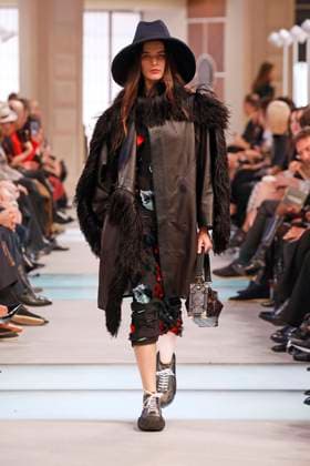 Louis Vuitton Ready to Wear Fall Winter 2025 - Paris, March 2025 Louis Vuitton Ready to Wear Fall Winter 2025 - Paris, March 2025, Credit:Zeppelin Avalon  Copyright: xZeppelinx xAvalonx 0974378803