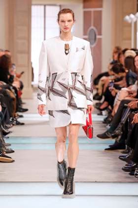Louis Vuitton Ready to Wear Fall Winter 2025 - Paris, March 2025 Louis Vuitton Ready to Wear Fall Winter 2025 - Paris, March 2025, Credit:Zeppelin Avalon  Copyright: xZeppelinx xAvalonx 0974378951