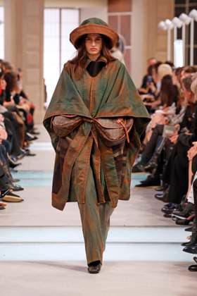Louis Vuitton Ready to Wear Fall Winter 2025 - Paris, March 2025 Louis Vuitton Ready to Wear Fall Winter 2025 - Paris, March 2025, Credit:Zeppelin Avalon  Copyright: xZeppelinx xAvalonx 0974378974