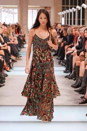 Louis Vuitton Ready to Wear Fall Winter 2025 - Paris, March 2025 Louis Vuitton Ready to Wear Fall Winter 2025 - Paris, March 2025, Credit:Zeppelin Avalon  Copyright: xZeppelinx xAvalonx 0974379065