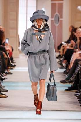 Louis Vuitton Ready to Wear Fall Winter 2025 - Paris, March 2025 Louis Vuitton Ready to Wear Fall Winter 2025 - Paris, March 2025, Credit:Zeppelin Avalon  Copyright: xZeppelinx xAvalonx 0974379100