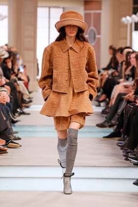 Louis Vuitton Ready to Wear Fall Winter 2025 - Paris, March 2025 Louis Vuitton Ready to Wear Fall Winter 2025 - Paris, March 2025, Credit:Zeppelin Avalon  Copyright: xZeppelinx xAvalonx 0974379110