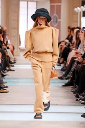 Louis Vuitton Ready to Wear Fall Winter 2025 - Paris, March 2025 Louis Vuitton Ready to Wear Fall Winter 2025 - Paris, March 2025, Credit:Zeppelin Avalon  Copyright: xZeppelinx xAvalonx 0974379132