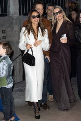 PFW - Gabriela Hearst PAP - Arrivals NB Jessica Alba and Kelly Sawyer Patricof attends Gabriela Hearst Womenswear Fall Winter 2025-2026 show as part of Paris Fashion Week on March 10, 2025 in Paris, France. Photo by Nasser Berzane ABACAPRESS.COM Paris France  Copyright: xBerzanexNasser ABACAx