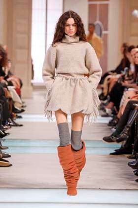Louis Vuitton Ready to Wear Fall Winter 2025 - Paris, March 2025 Louis Vuitton Ready to Wear Fall Winter 2025 - Paris, March 2025, Credit:Zeppelin Avalon  Copyright: xZeppelinx xAvalonx 0974379229