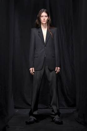 Balenciaga Ready to Wear Fall Winter 2025 - Paris, March 2025 Balenciaga Ready to Wear Fall Winter 2025 - Paris, March 2025, Credit:Zeppelin Avalon  Copyright: xZeppelinx xAvalonx 0974379327