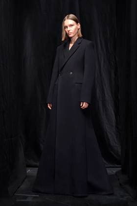 Balenciaga Ready to Wear Fall Winter 2025 - Paris, March 2025 Balenciaga Ready to Wear Fall Winter 2025 - Paris, March 2025, Credit:Zeppelin Avalon  Copyright: xZeppelinx xAvalonx 0974379356