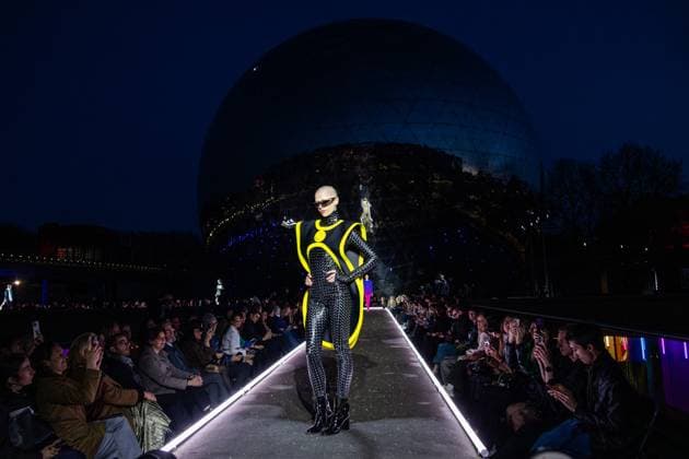 PFW - Pierre Cardin Runway A model walks the runway during Pierre Cardin Womenswear Fall Winter 2025-2026 show as part of Paris Fashion Week on March 10, 2025 in Paris, France. Photo by Nasser Berzane ABACAPRESS.COM Paris France  Copyright: xBerzanexNasser ABACAx