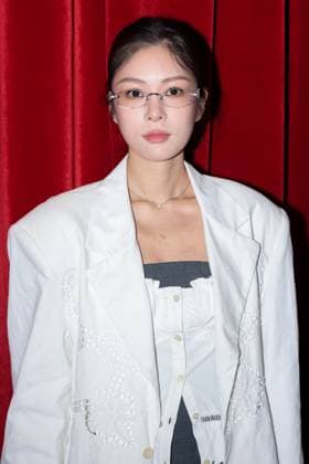 Marine Serre s Fall Winter 2025 women s ready to wear show during Paris Fashion Week Defile pret a porter femme automne hiver 2025 de Marine Serre pendant la semaine de la mode a Paris Ko So young 441609 2025 03 10 Paris France  Copyright: xSebastienxFremontx xStarfacex STAR_441609_077