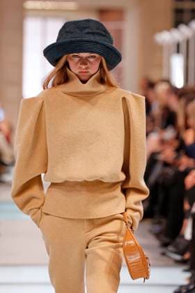 Louis Vuitton Ready to Wear Fall Winter 2025 - Paris, March 2025 Louis Vuitton Ready to Wear Fall Winter 2025 - Paris, March 2025, Credit:Zeppelin Avalon  Copyright: xZeppelinx xAvalonx 0974450890