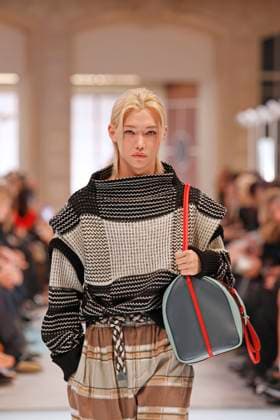 Louis Vuitton Ready to Wear Fall Winter 2025 - Paris, March 2025 Louis Vuitton Ready to Wear Fall Winter 2025 - Paris, March 2025, Credit:Zeppelin Avalon  Copyright: xZeppelinx xAvalonx 0974452144