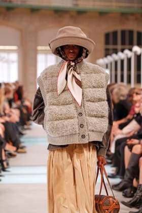 Louis Vuitton Ready to Wear Fall Winter 2025 - Paris, March 2025 Louis Vuitton Ready to Wear Fall Winter 2025 - Paris, March 2025, Credit:Zeppelin Avalon  Copyright: xZeppelinx xAvalonx 0974452164