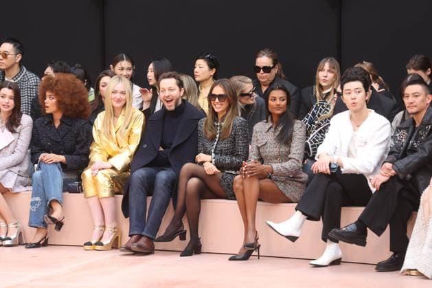 PFW Chanel Front Row Dakota Fanning, Jessica Alba, Simone Ashley and Park Seo-joon attending the Chanel Womenswear Fall Winter 2025-2026 show as part of Paris Fashion Week in Paris on March 10, 2025, France. Photo by Jerome Domine ABACAPRESS.COM  Copyright: xDominexJerome ABACAx