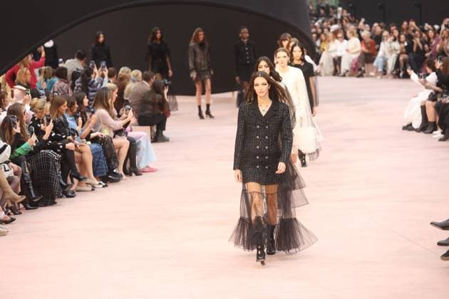 PFW Chanel Runway Models walk the runway during the Chanel Womenswear Fall Winter 2025-2026 show as part of Paris Fashion Week in Paris on March 10, 2025, France. Photo by Jerome Domine ABACAPRESS.COM  Copyright: xDominexJerome ABACAx