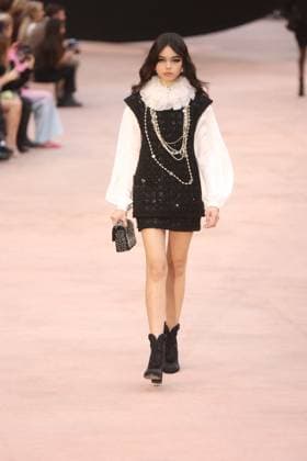 PFW Chanel Runway Models walk the runway during the Chanel Womenswear Fall Winter 2025-2026 show as part of Paris Fashion Week in Paris on March 10, 2025, France. Photo by Jerome Domine ABACAPRESS.COM  Copyright: xDominexJerome ABACAx