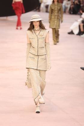 PFW Chanel Runway Models walk the runway during the Chanel Womenswear Fall Winter 2025-2026 show as part of Paris Fashion Week in Paris on March 10, 2025, France. Photo by Jerome Domine ABACAPRESS.COM  Copyright: xDominexJerome ABACAx