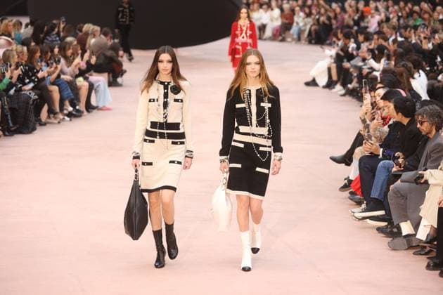 PFW Chanel Runway Models walk the runway during the Chanel Womenswear Fall Winter 2025-2026 show as part of Paris Fashion Week in Paris on March 10, 2025, France. Photo by Jerome Domine ABACAPRESS.COM  Copyright: xDominexJerome ABACAx