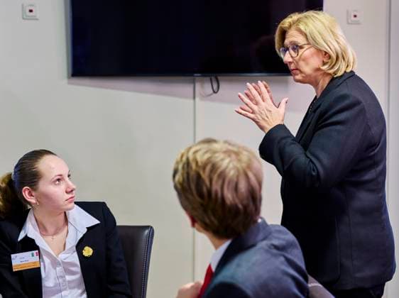 Model European Parliament Anke Rehlinger EUR, Germany, Berlin, 11 03 2025 The Model European Parliament meets in the plenary chamber of the Bundesrat The event is held und
