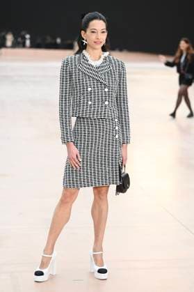 Paris Fashion Week People au defile Chanel, Arrival of celebrities at Grand Palais for Chanel Show 441654 2025 03 11 Paris France O Neill, Hannah  Copyright: xSergexArnalx xStarfacex STAR_441654_054