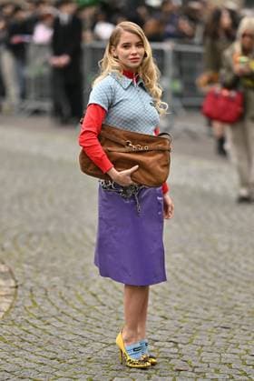 PFW Miu Miu Outside Arrivals Guest arriving at Miu Miu show during Paris Fashion Week in Paris, France on March 11, 2025. Photo by Julien Reynaud APS-Medias ABACAPRESS.COM Paris France  Copyright: xReynaudxJulien APS-Medias ABACAx