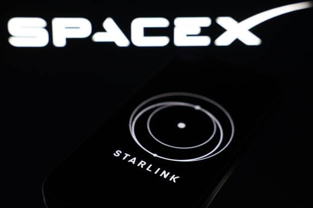 Starlink Photo Illustrations SpaceX logo displayed on a laptop screen and Starlink logo displayed on a phone screen are seen in this illustration photo taken in Krakow, Poland on March 11, 2025. Krakow French Polynesia  Copyright: xJakubxPorzyckix originalFilename: porzycki-starlink250311_npGIq.jpg