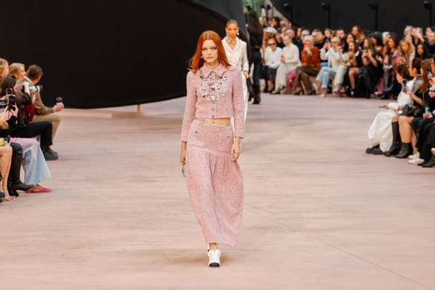 Chanel Womenswear Fall Winter 2025 2026 show as part of Paris Fashion Week PFW at Grand Palais Chanel Womenswear Fall Winter 2025 2026 show as part of Paris Fashion Week PFW at Grand Palais in Paris, France on March 11, 2025 Bestimage Runway during the Chanel Womenswear Fall Winter 2025 2026 show as part of Paris Fashion Week at Grand Palais on March 11, 2025 in Paris, France Paris France  Copyright: xAgencex xBestimagexAgencex xBestimagex