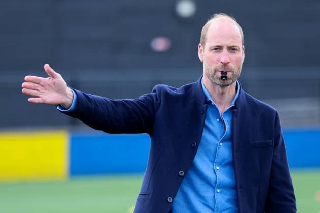 Bilder des Jahres 2025, Entertainment 03 März Entertainment Themen der Woche KW11 Entertainment Bilder des Tages The Prince Of Wales Visits FA Referee Training Course At Sporting Khalsa FC WILLENHALL, ENGLAND - MARCH 11: Prince William, Prince of Wales blows the referee s whistle during a mini football game on official visit to an FA Referee Training Course At Sporting Khalsa FC at Aspray Arena on March 11, 2025 in Willenhall, England. The Prince of Wales is patron of the Football Association, the visit to Khalsa FC is part of the FA s Reflective and Representative campaign which aims to recruit 1,000 people from Black, Asian and mixed heritage backgrounds into refereeing roles., Credit:Chris Jackson Avalon United Kingdom, England, Willenhall, Aspray Arena  Copyright: xChrisxJacksonx xAvalonx 0974676743