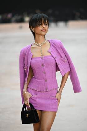 Entertainment Bilder des Tages Paris Fashion Week People au defile Chanel, Arrival of celebrities at Grand Palais for Chanel Show 441654 2025 03 11 Paris France Seethal, Tyla Laura dite Tyla  Copyright: xSergexArnalx xStarfacex STAR_441654_075
