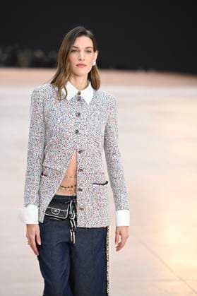 Paris Fashion Week People au defile Chanel, Arrival of celebrities at Grand Palais for Chanel Show 441654 2025 03 11 Paris France Cardin, Charlotte  Copyright: xSergexArnalx xStarfacex STAR_441654_078