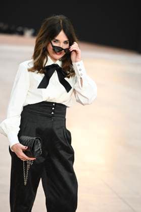 Paris Fashion Week People au defile Chanel, Arrival of celebrities at Grand Palais for Chanel Show 441654 2025 03 11 Paris France Zylberstein, Elsa  Copyright: xSergexArnalx xStarfacex STAR_441654_095